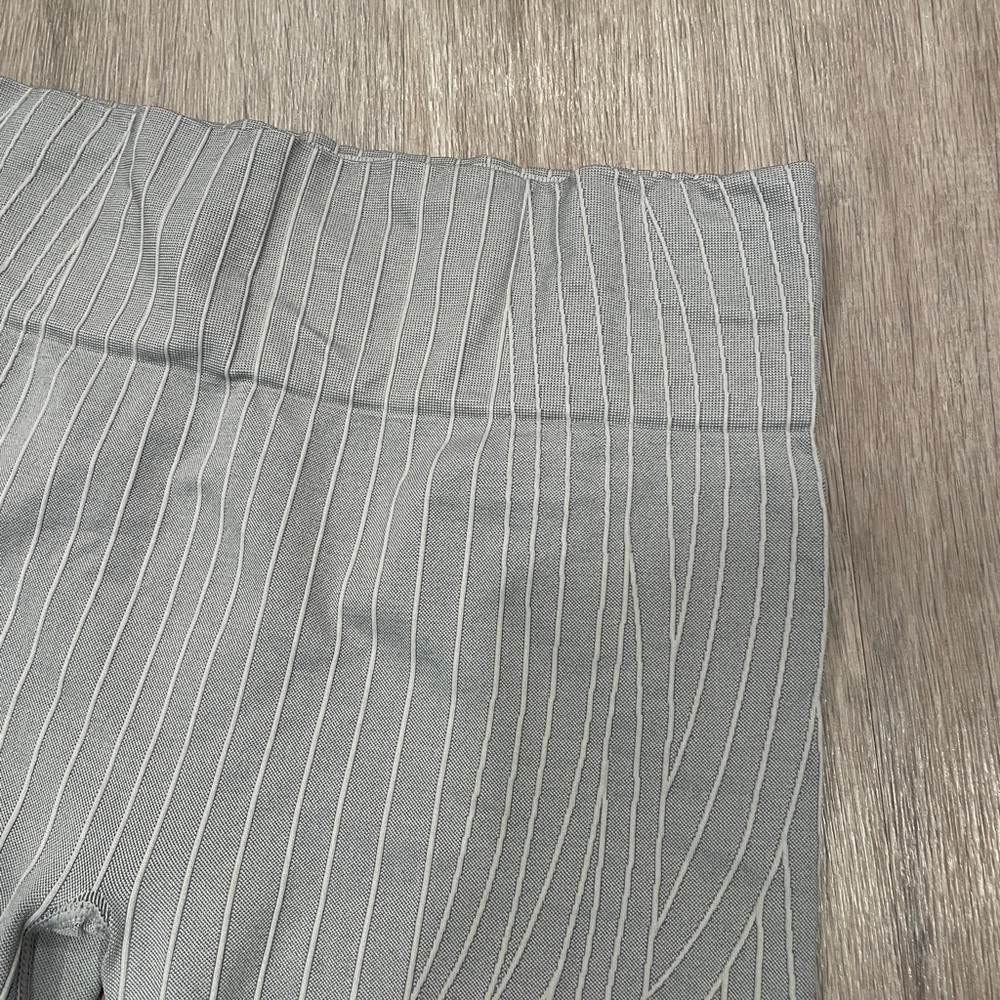 Fabletics Seamless High-Waisted Linework Legging - image 3